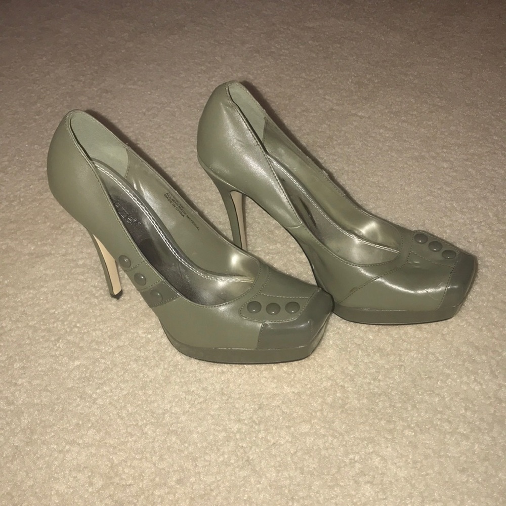 High heel olive green shoes